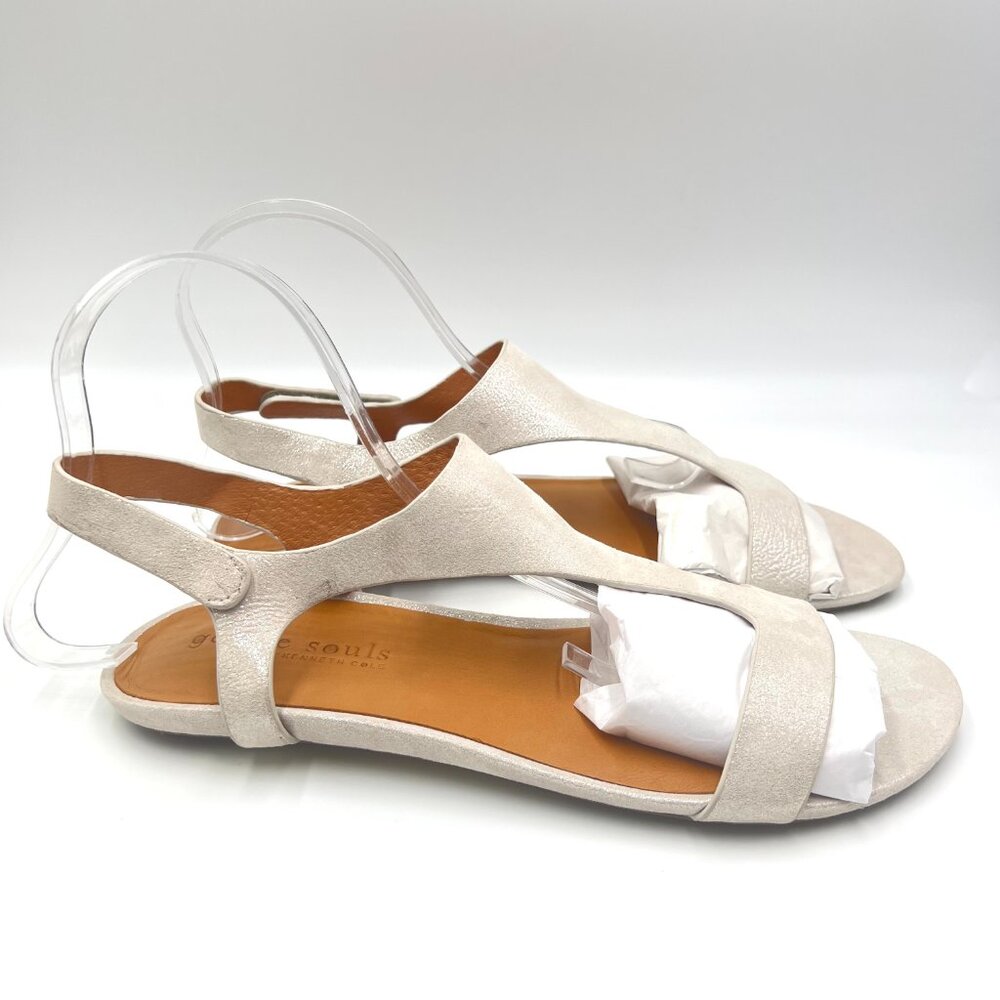 Gentle Souls Womens Size 11 Lark T-Strap Silver Leather Flats‎ Sandals Shoes
